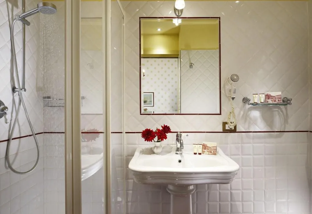 TRIPLE STANDARD Room, Pendini, Florence