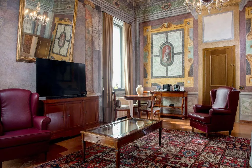 SUITE STANDARD Room, Grand Hotel Villa Torretta, Curio by Hilton, Milan