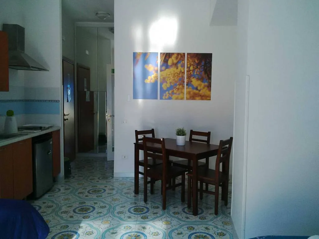 QUADRUPLE STANDARD Room, Sorrento Town Suites, Naples