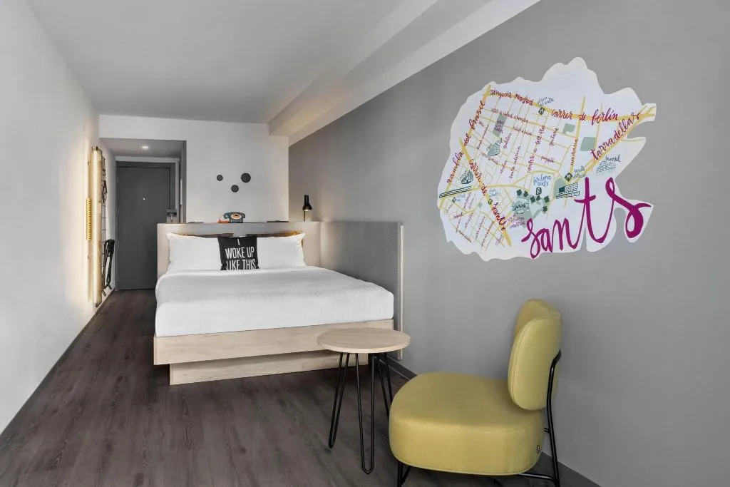 DOUBLE QUEEN SIZE BED Room, Moxy Barcelona, Barcelona