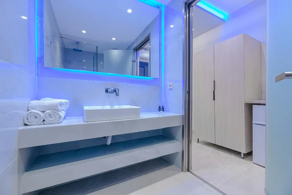 DOUBLE WITH BALCONY Room, Christina Apartments, Zante