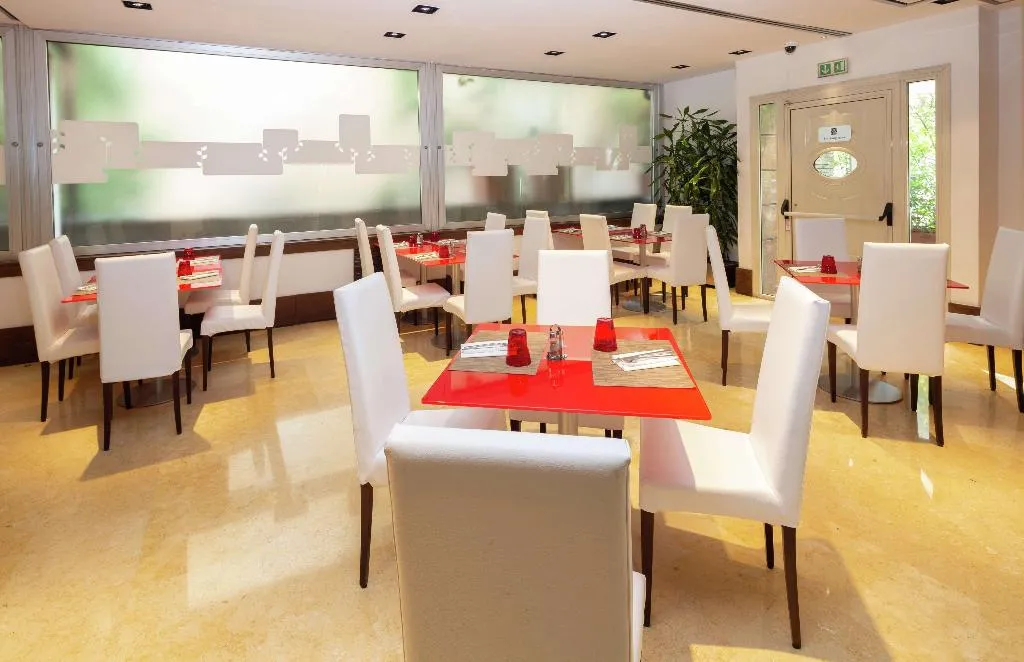 Restaurant, Hilton Garden Inn Rome Claridge, Rome