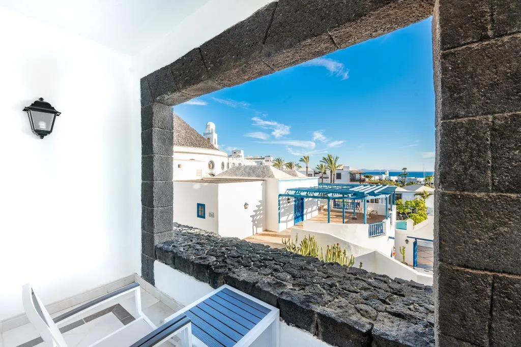 Double or Twin SIDE SEA VIEW Room, Hotel LIVVO Volcan Lanzarote, Lanzarote