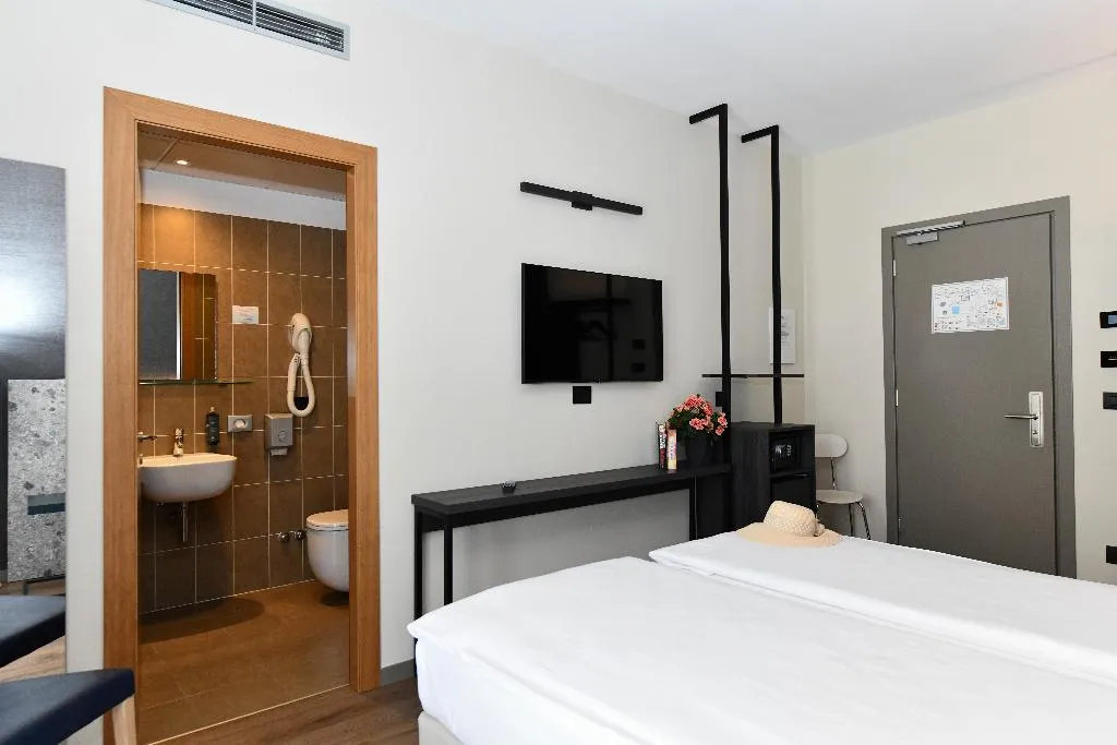 DOUBLE SUPERIOR Room, Eden Hotel, Venice