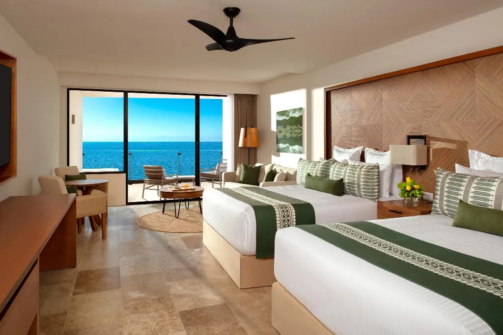 JUNIOR SUITE OCEAN FRONT TWO DOUBLE BEDS Room, Dreams Sapphire Resort & SPA, Cancun Area