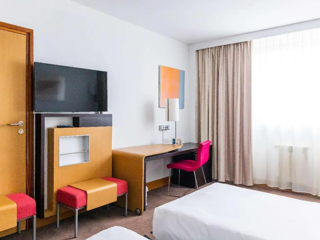 TWIN SUPERIOR Room, Novotel Krakow City West, Krakow