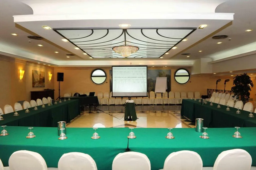 Conferences, I Gigli, Naples