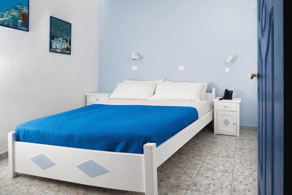 FAMILY ROOM CAPACITY 5 Room, Roula Villa, Santorini