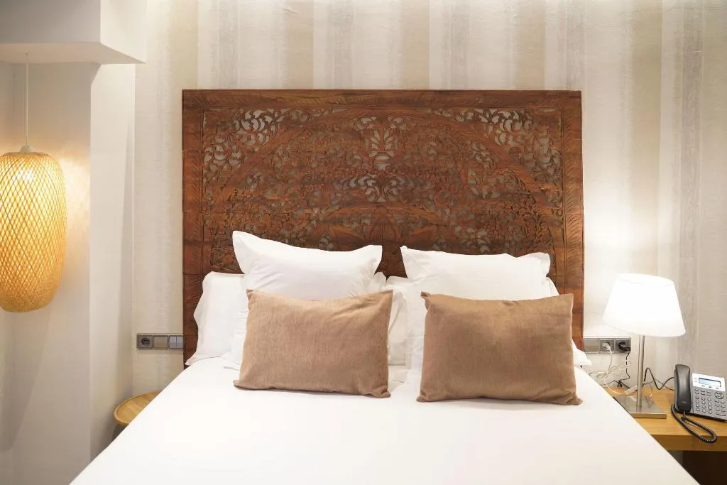 Room, Serennia Fira Gran Vía Exclusive Rooms, Barcelona