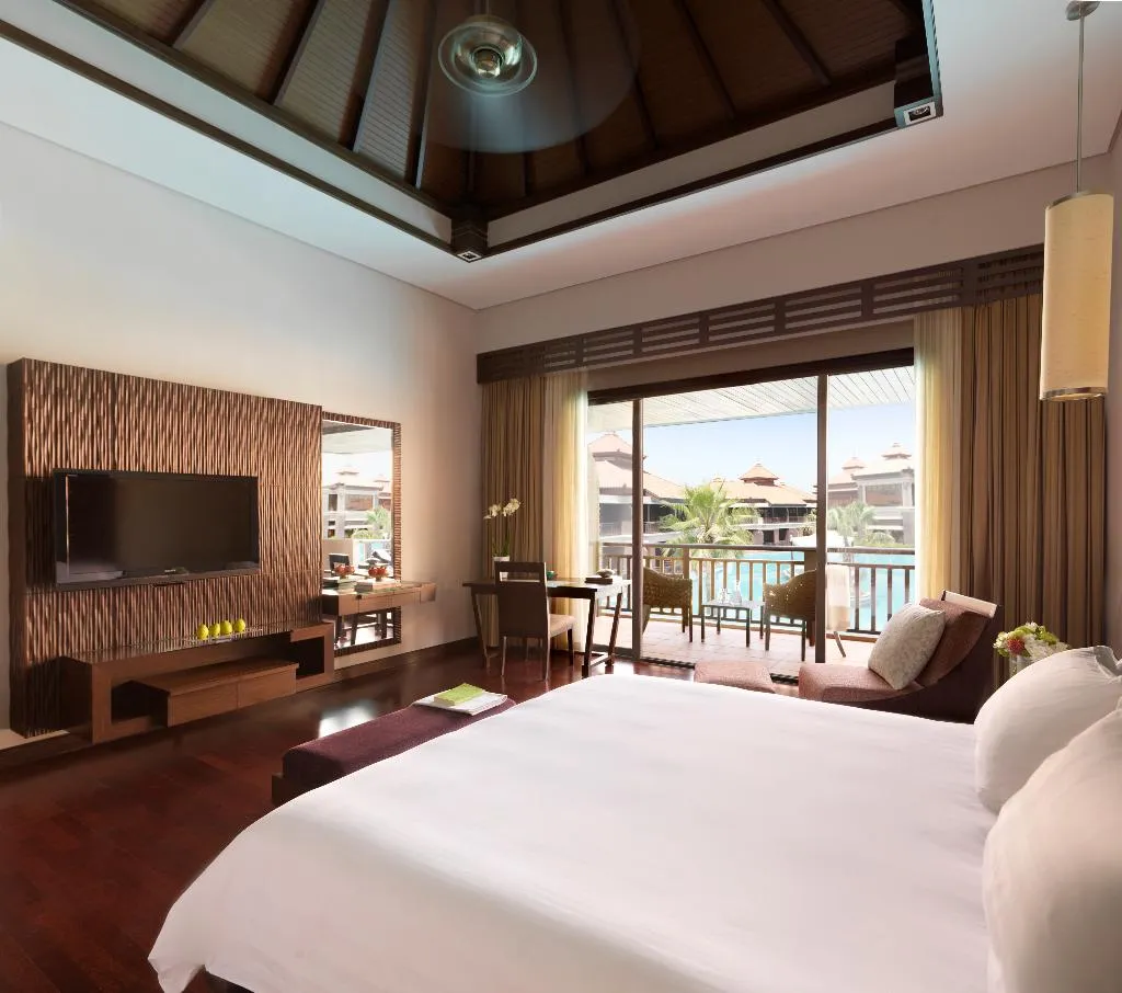 Double or Twin LAGOON VIEW Room, Anantara The Palm Dubai Resort, Dubai