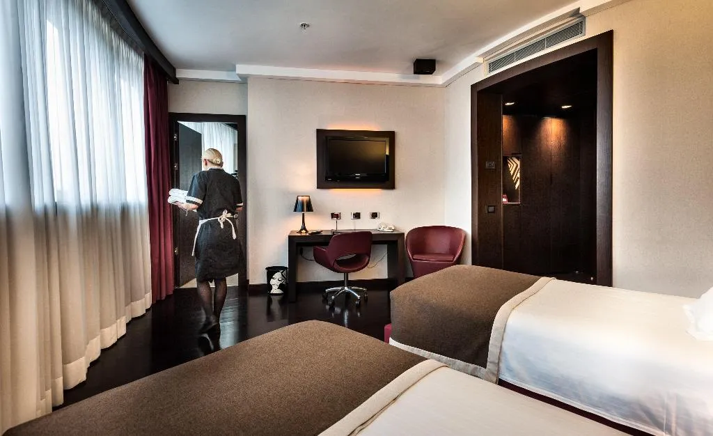 TWIN PREMIUM Room, Crowne Plaza Milan City, Milan