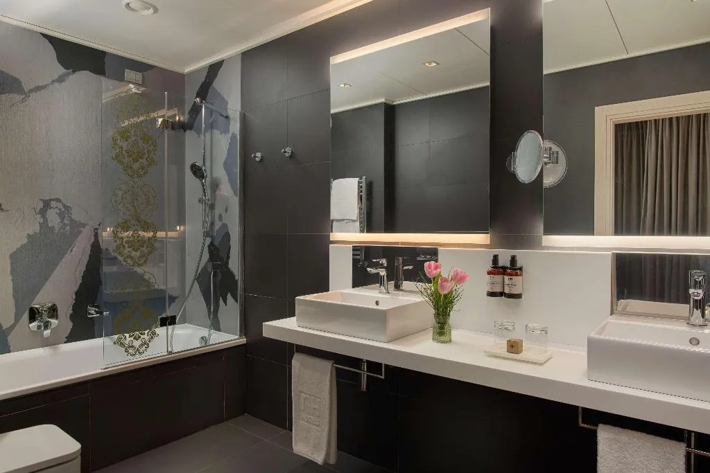 JUNIOR SUITE WITH VIEWS Room, NH Firenze, Florence