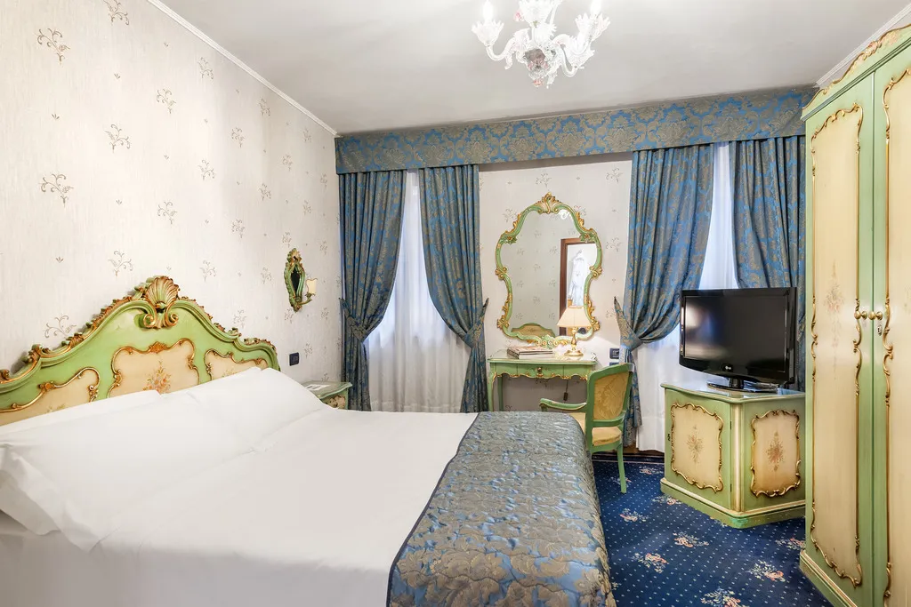 DOUBLE CLASSIC Room, Hotel Montecarlo, Venice
