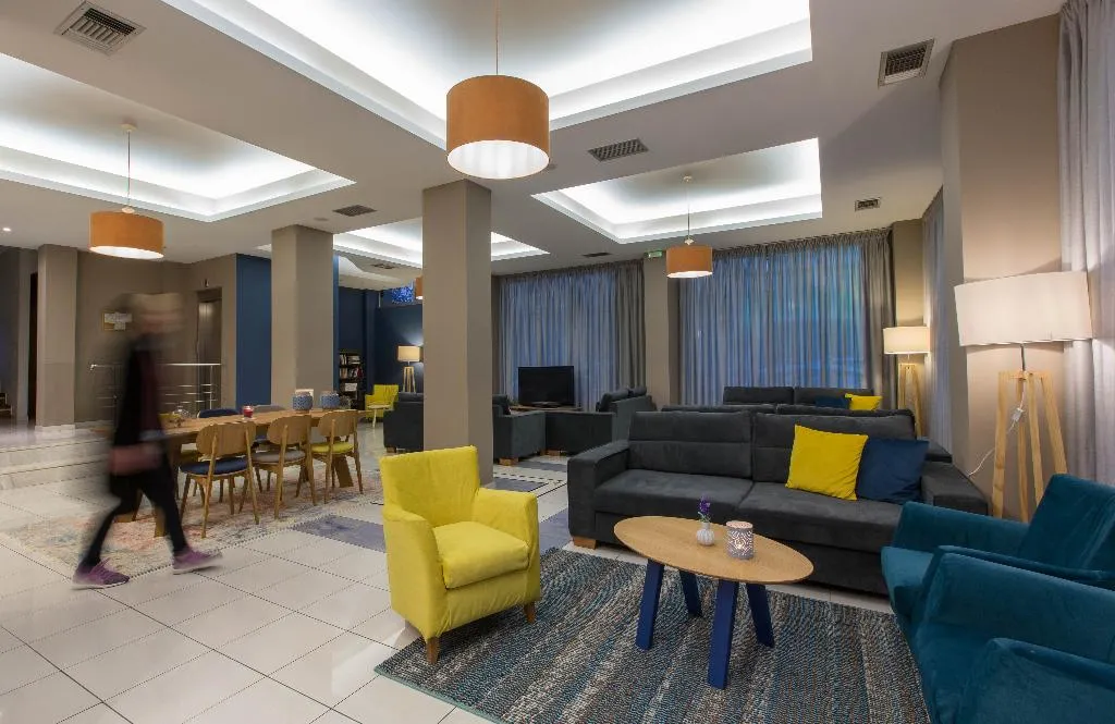 Lobby, Elena, Kalamata