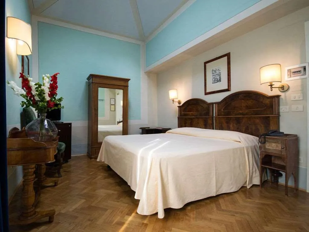 Room, Loggiato Dei Serviti, Florence