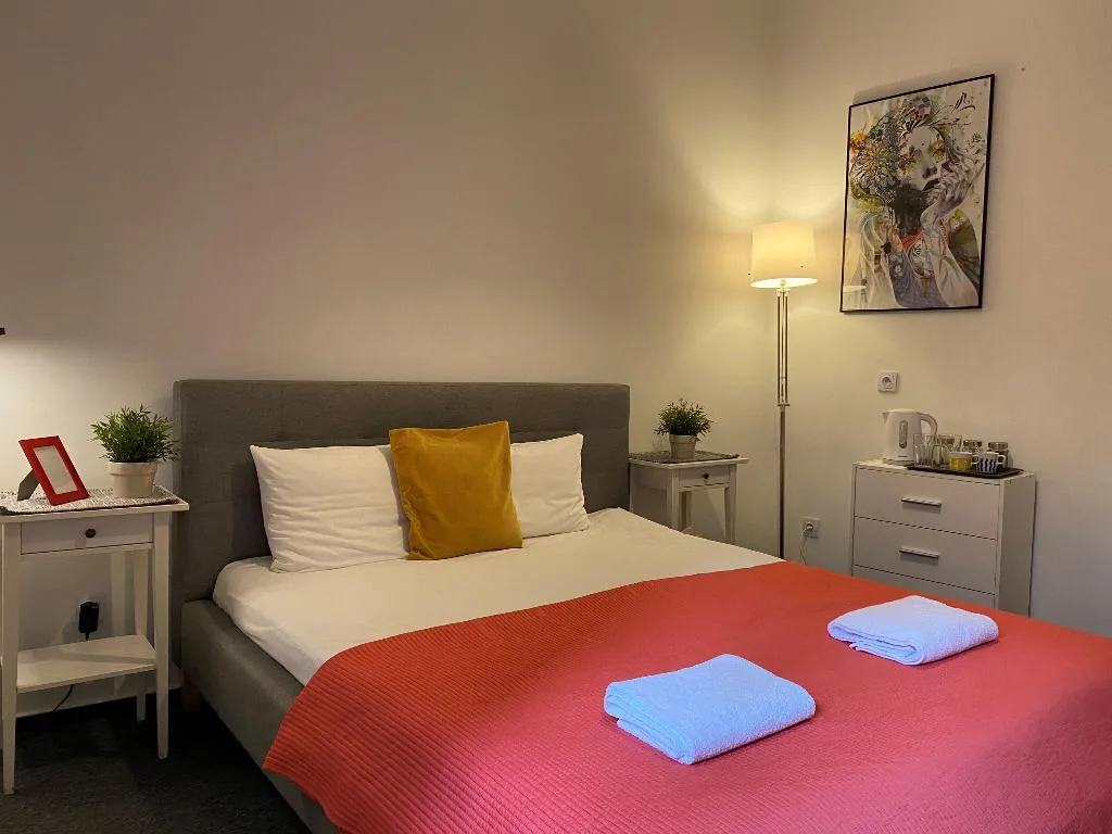 STUDIO KING SIZE BED Room, Milla Apartments, Krakow
