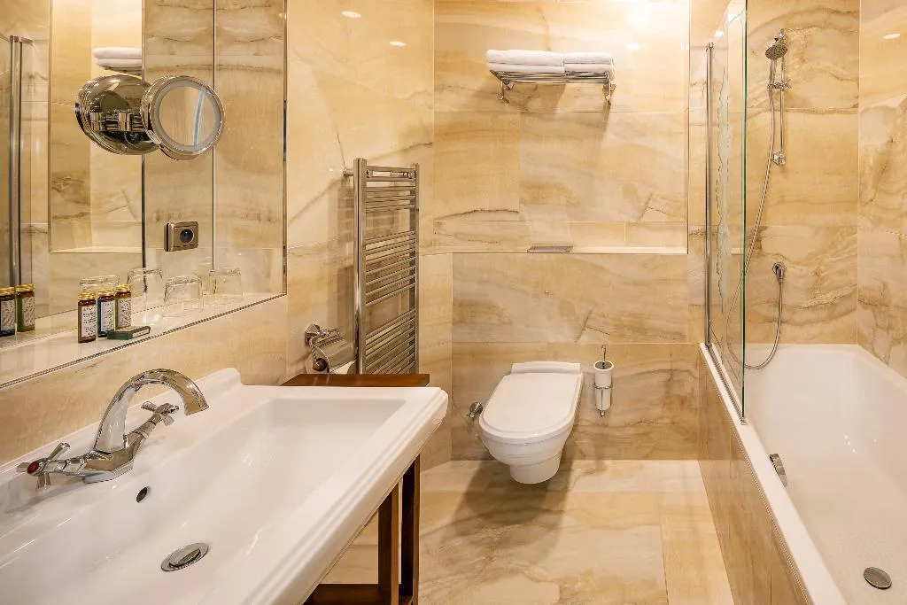 JUNIOR SUITE STANDARD Room, Iron Gate Hotel & Suites Prague by BHG, Prague