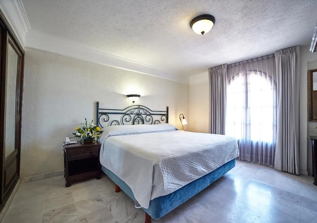 SUITE STANDARD Room, Hotel Francis Drake, Cancun Area