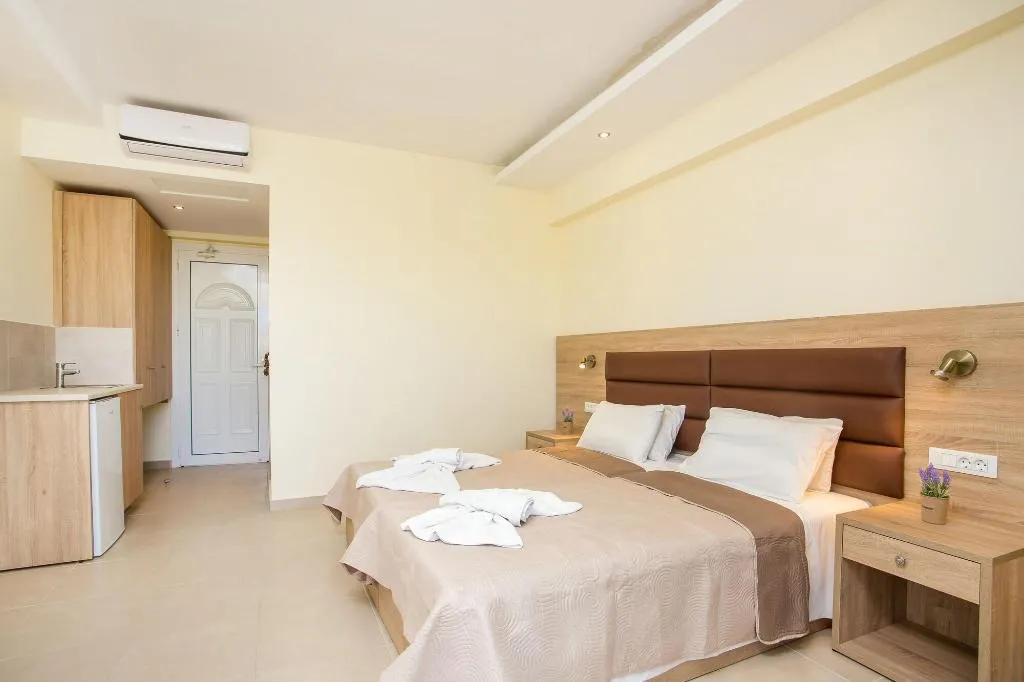 Room, Billy's Studios, Rhodes