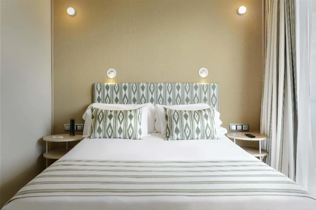 Room SUPERIOR WITH TERRACE Room, Barcelo Illetas Albatros, Majorca