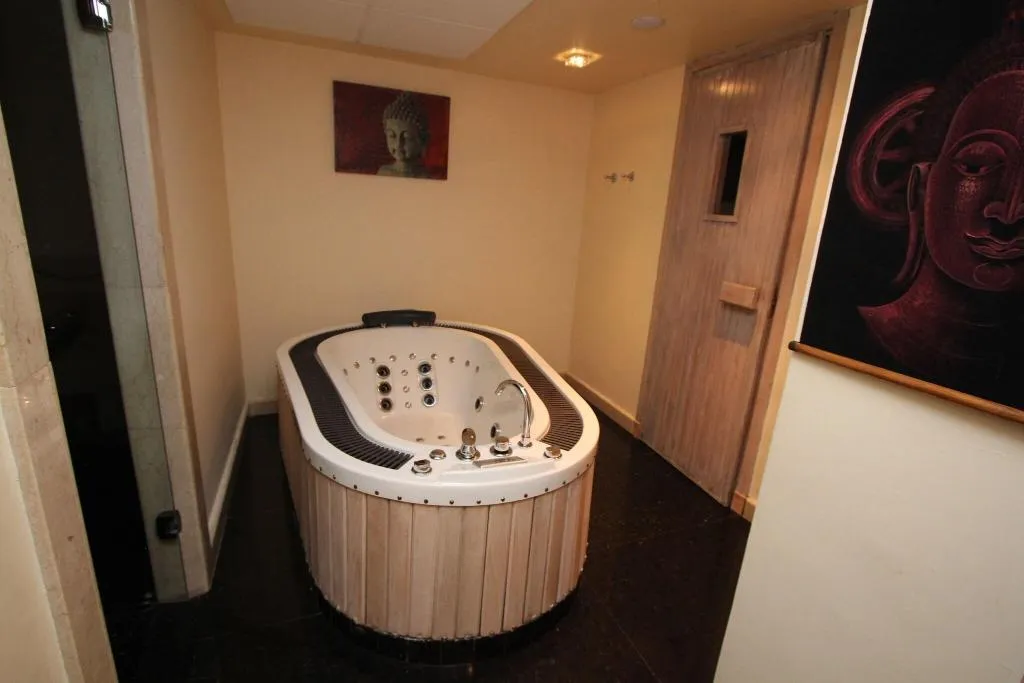 Sports and Entertainment, Casablanca Suites & Spa, Casablanca