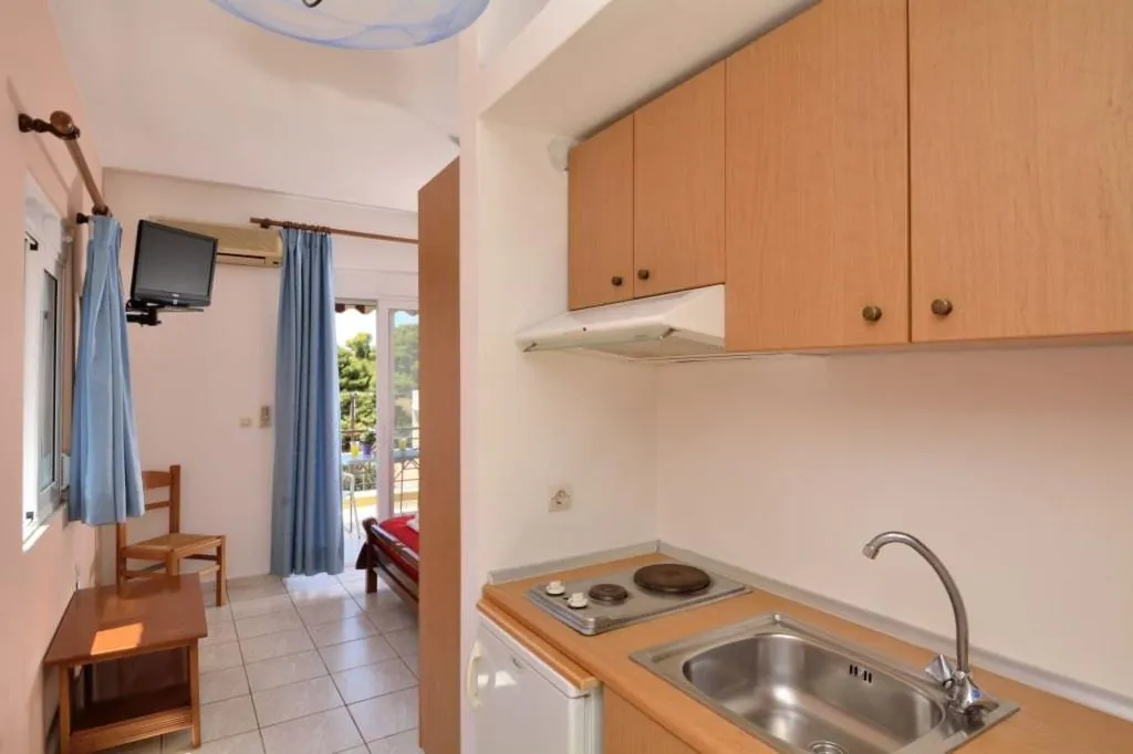 Room, Epavlis Apartments, Athens