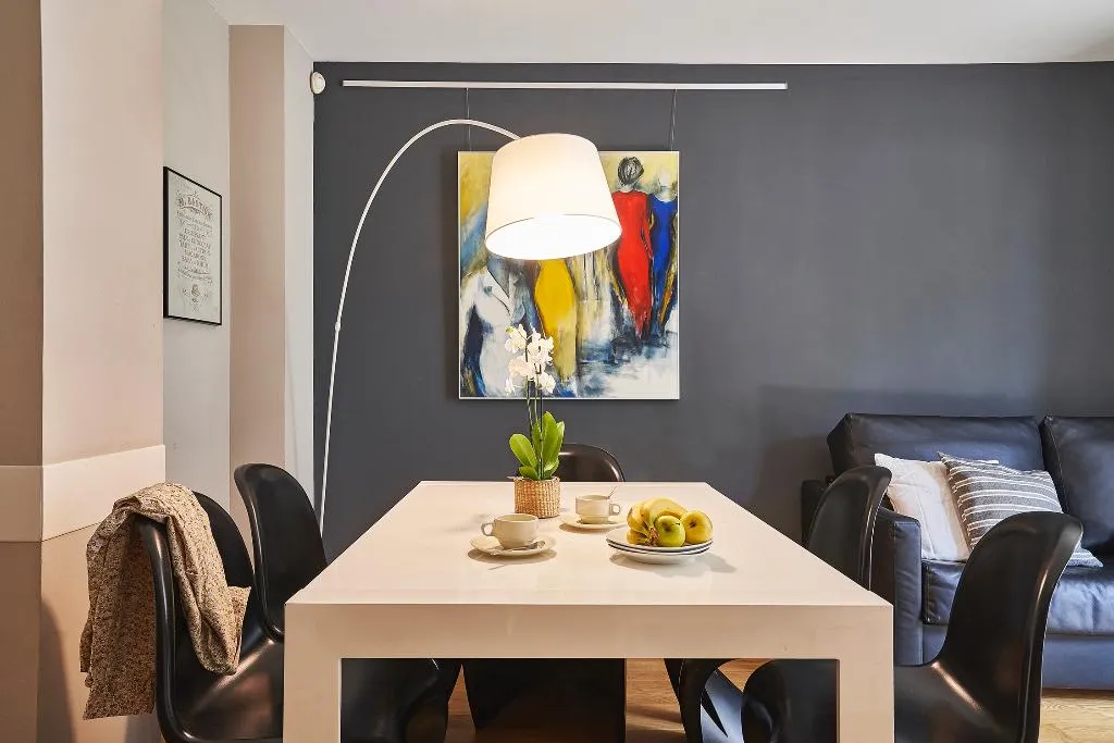 APARTMENT CAPACITY 4 TWO BEDROOMS Room, AinB Sagrada Familia Apartments, Barcelona