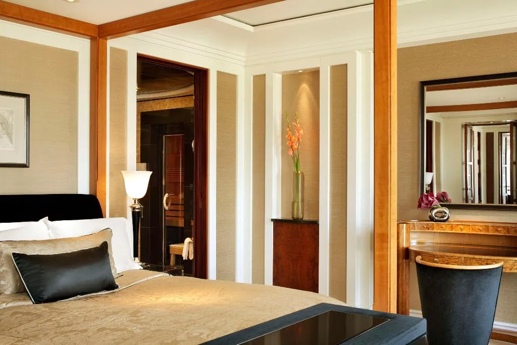 SUITE SUPERIOR WITH VIEWS Room, Adlon Kempinski Berlin, Berlin