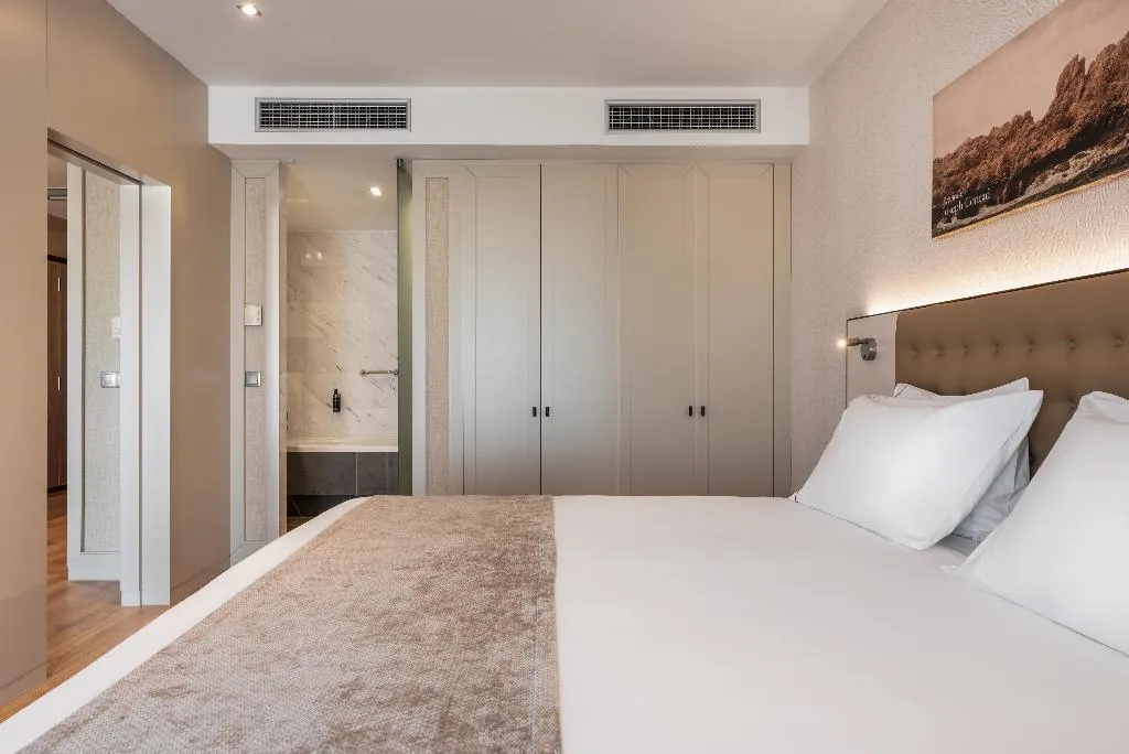 JUNIOR SUITE STANDARD Room, Eurostars das Letras, Lisbon