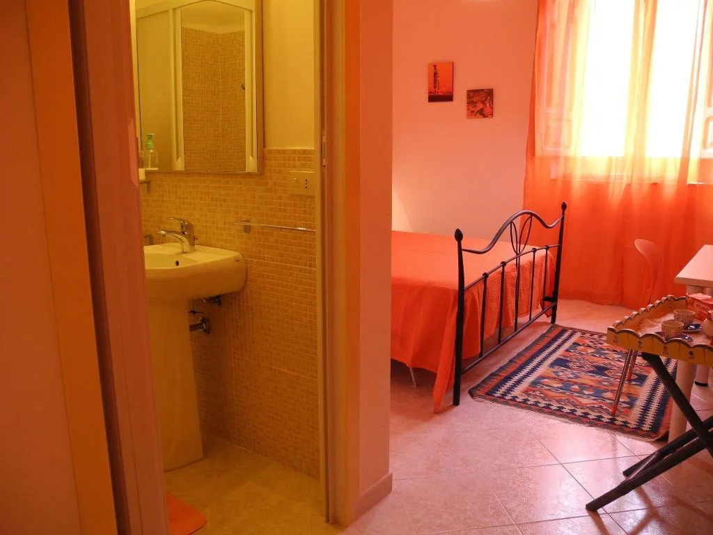 Room, Melone Giallo, Palermo