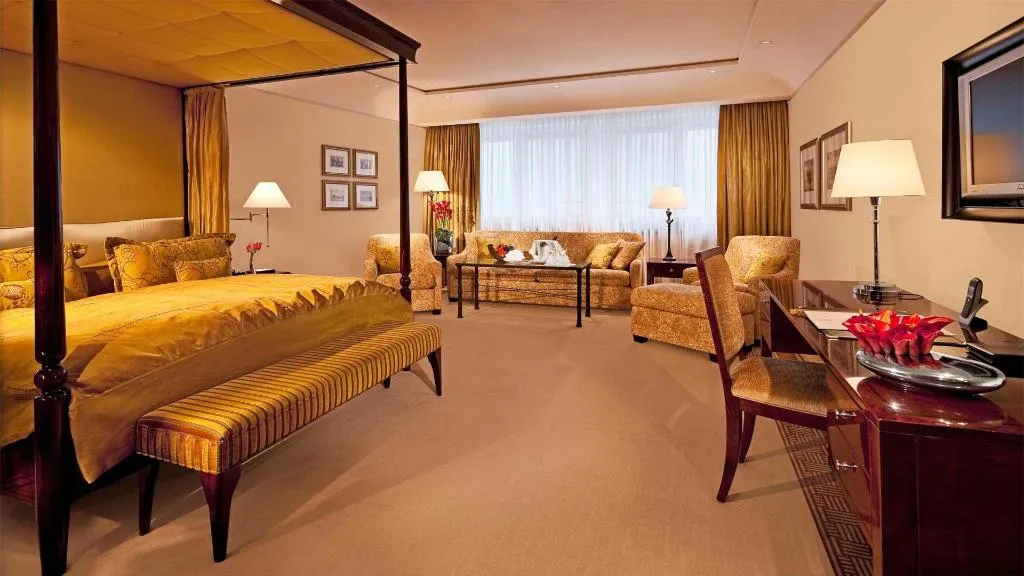 JUNIOR SUITE STANDARD Room, Adlon Kempinski Berlin, Berlin