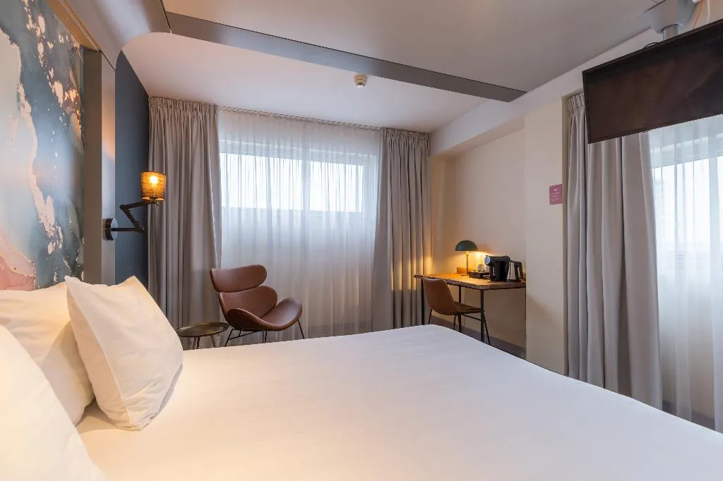 DOUBLE DELUXE Room, Leonardo Hotel Almere City Center, Amsterdam