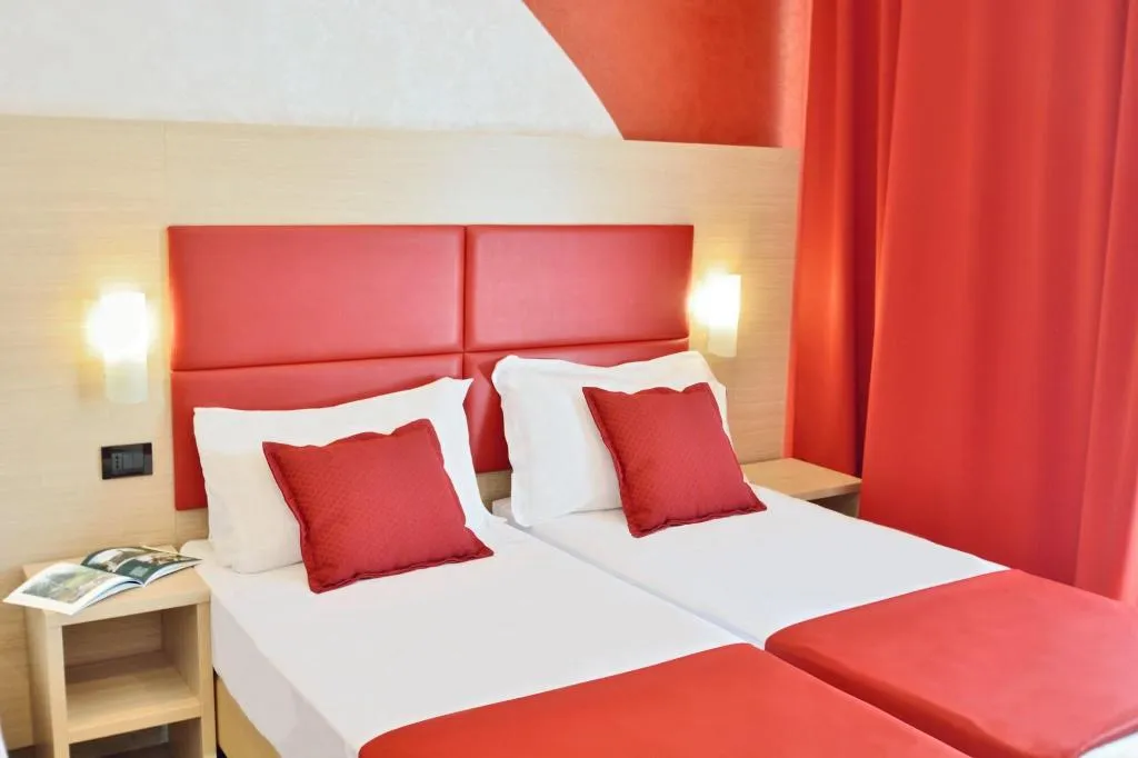 Room, Luxor Florence, Florence