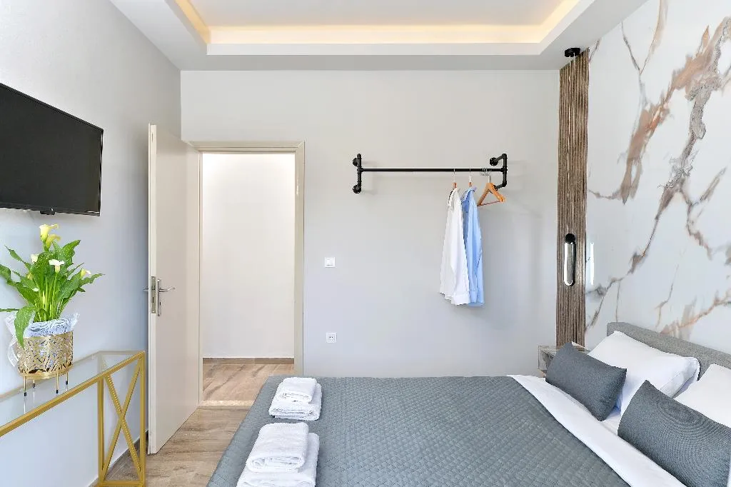SUITE POOL VIEW TWO BEDROOMS Room, ID Holiday Living, Athens