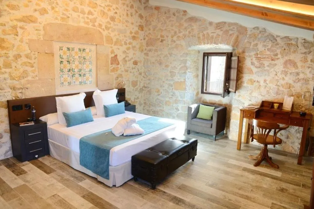 Room, Hotel Molí de l'Escala, Costa Brava