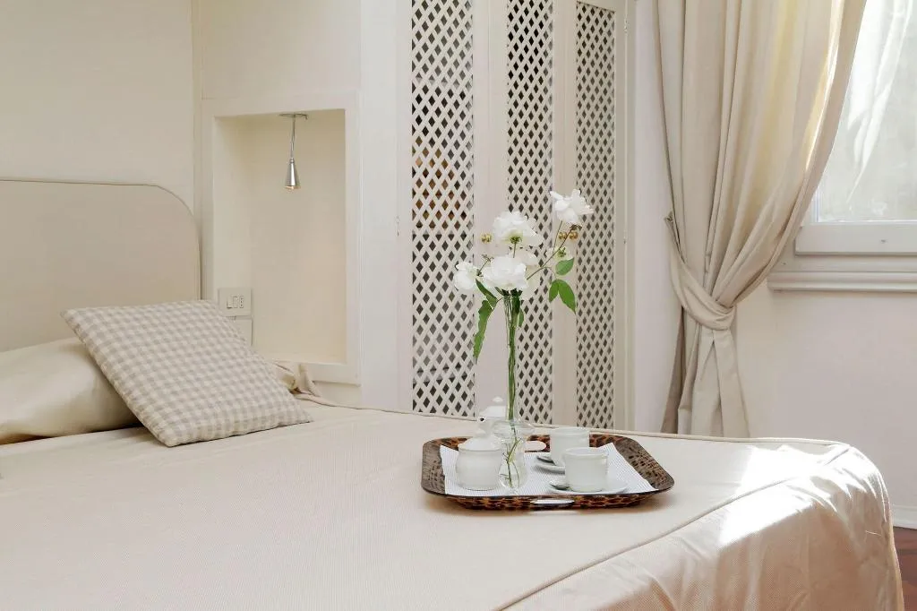 Room, Cerretani 4 Duomo Guesthouse - My Extra Home, Florence