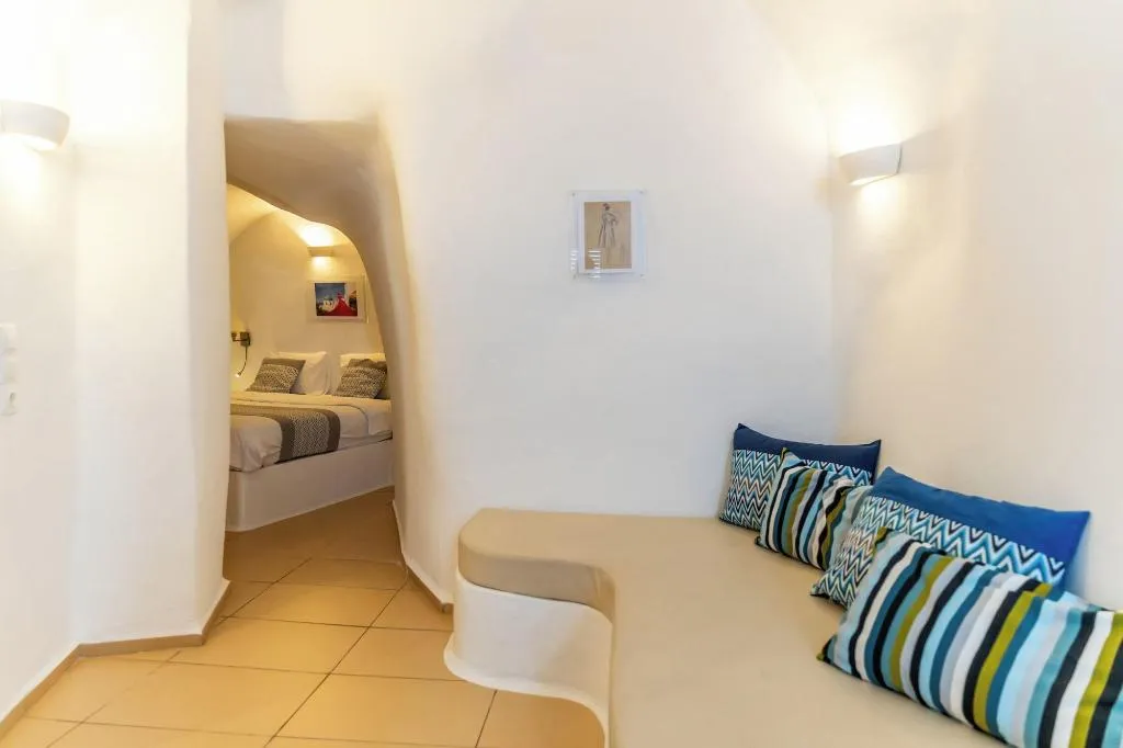 Room, Vogue Suites, Santorini