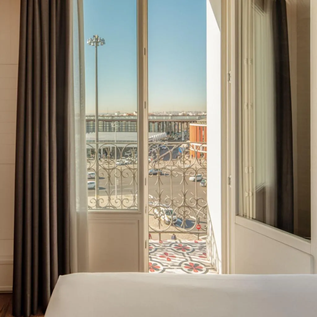 DOUBLE SINGLE USE DELUXE WITH BALCONY Room, Only You Hotel Atocha, Madrid