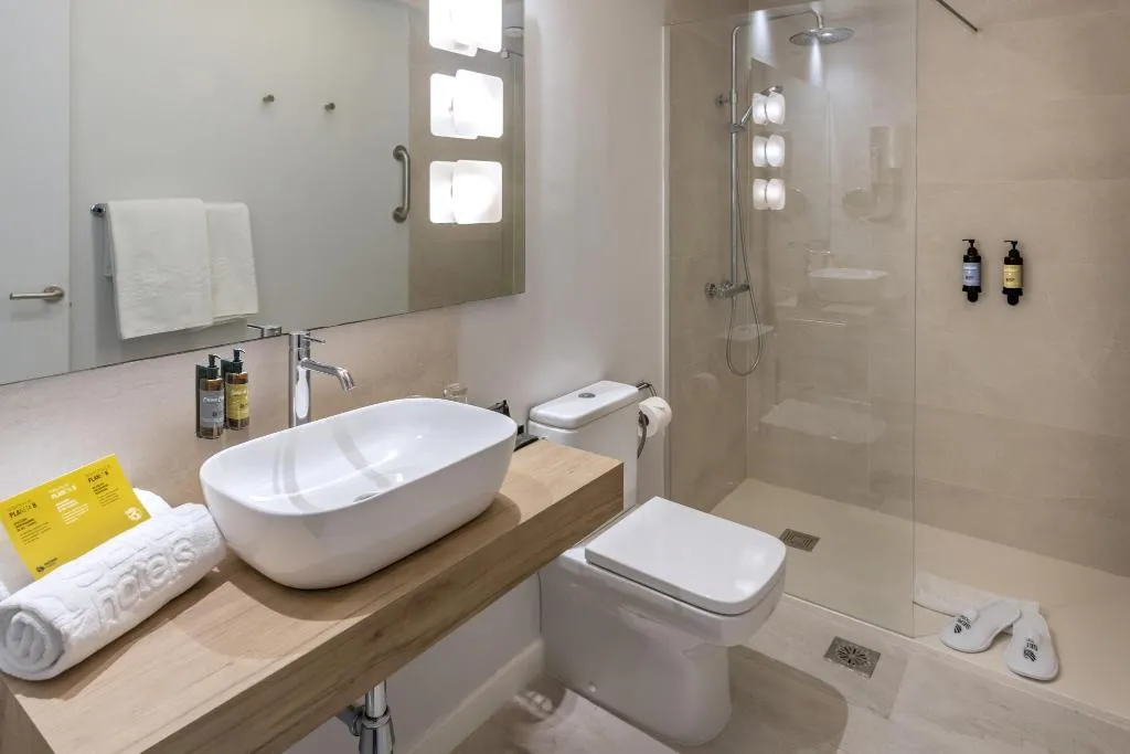 Double or Twin DELUXE Room, Serhs Rivoli Rambla, Barcelona