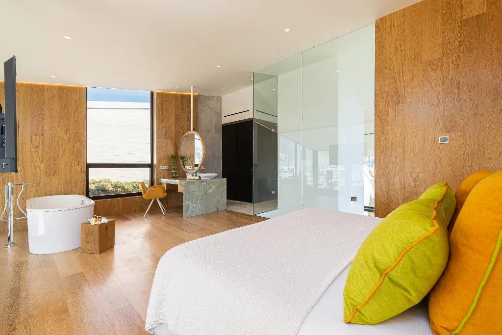 VILLA THREE BEDROOMS THREE BATHROOMS Room, Leiro Residences - Preferred Hotels & Resorts, Costa Del Sol