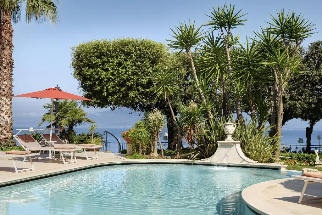 Pool, Grand Hotel Ambasciatori, Naples