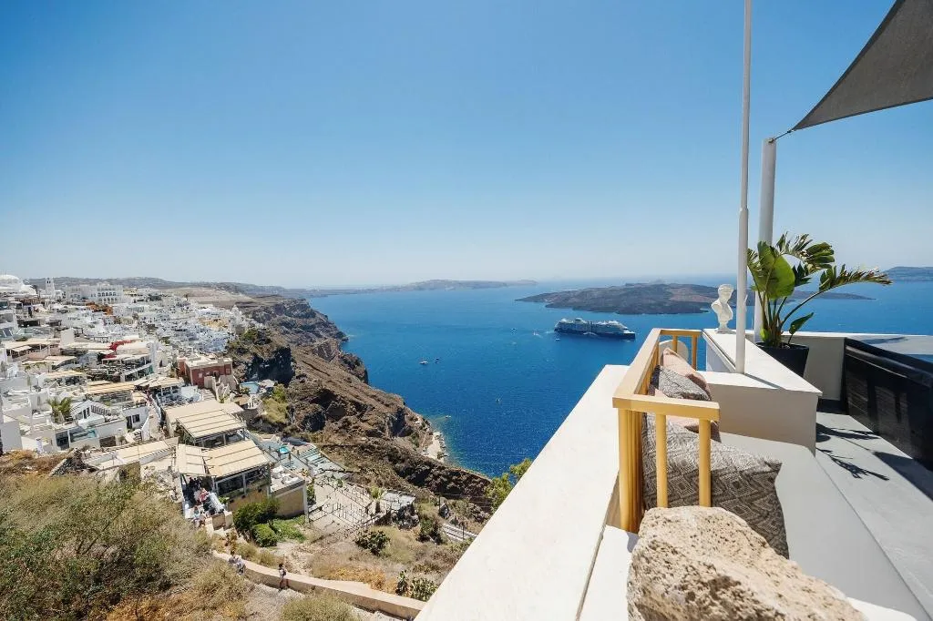 Room, Kastro Suites, Santorini
