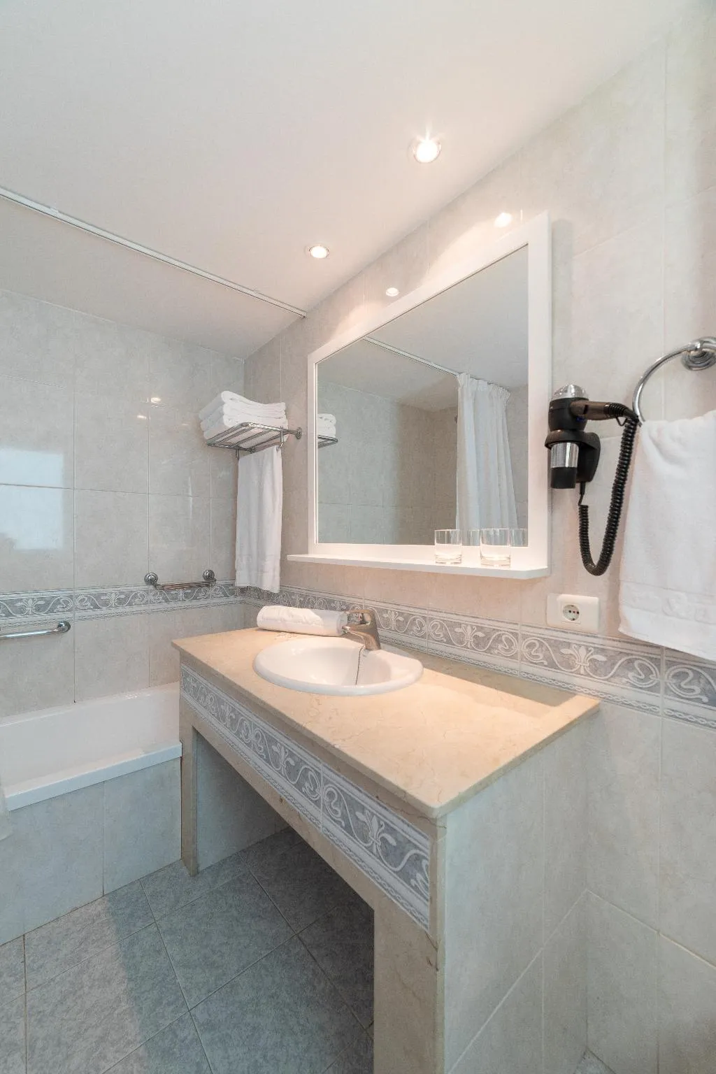 APARTMENT KING SIZE BED Room, Club Vista Serena, Gran Canaria