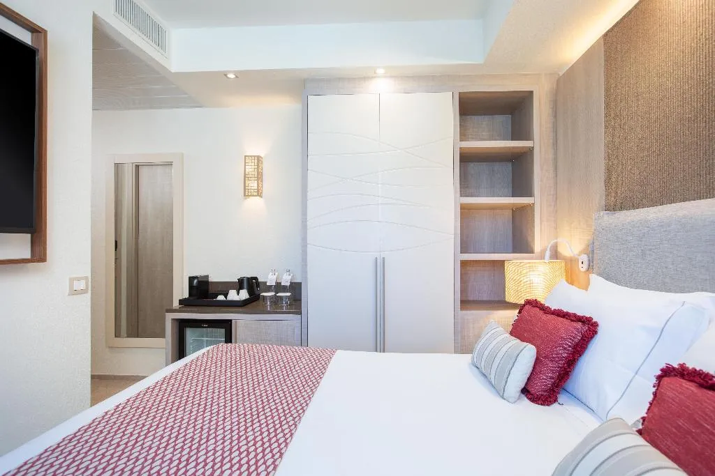 DOUBLE SUPERIOR KING BED Room, Mangia's Santa Teresa Sardinia, Curio Collection, Olbia