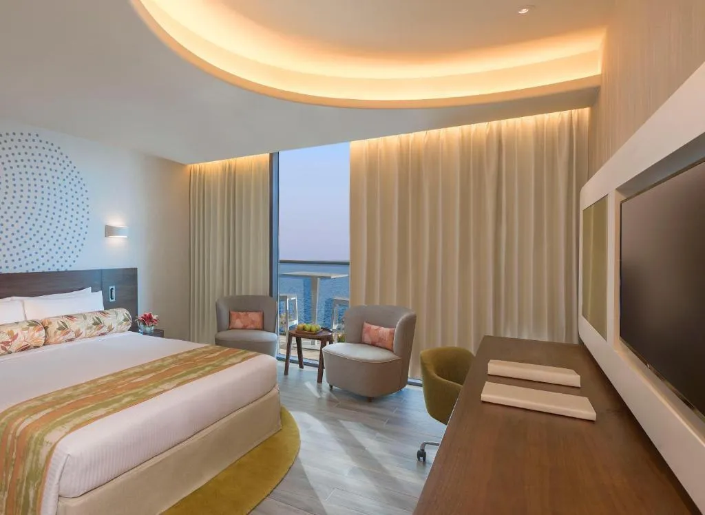 Double or Twin PARTIAL SEA VIEW Room, The Retreat Palm Dubai MGallery by Sofitel, Dubai