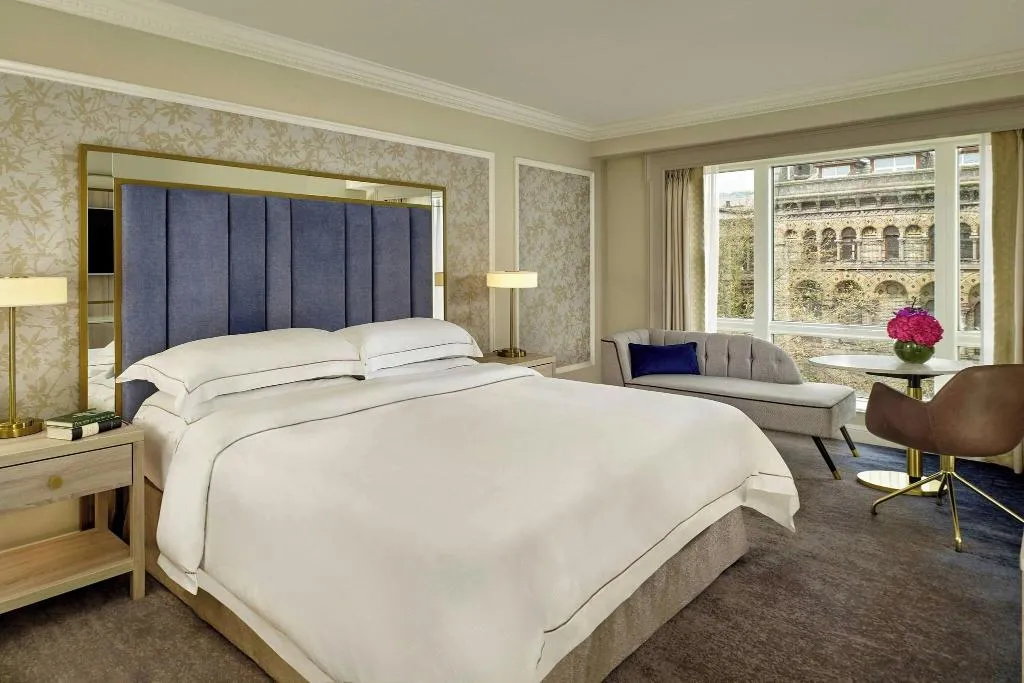 DOUBLE DELUXE WITH VIEWS Room, The College Green Hotel Dublin, Autograph, Dublin