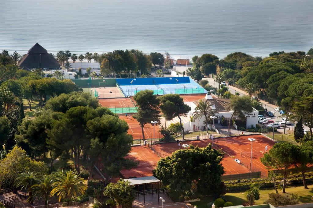 Sports and Entertainment, The Oasis by Don Carlos Resort, Costa Del Sol