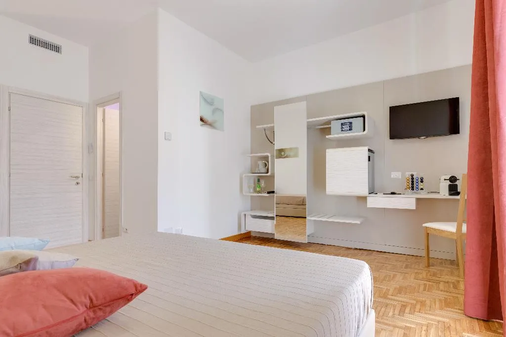 JUNIOR SUITE CAPACITY 4 Room, Dolce Luxury Rooms, Rome