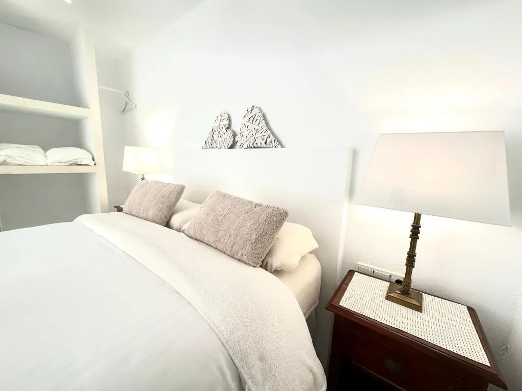 DOUBLE DELUXE QUEEN BED Room, Starbal, Menorca