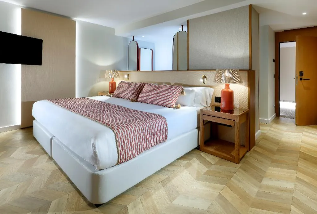 DOUBLE SINGLE USE DELUXE SEA FRONT Room, TRS Ibiza Hotel, Ibiza